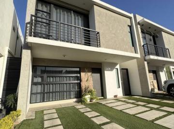 Casa de 3 habitaciones, Culiacán · Hermosa Casa en Venta Residencial Terracota