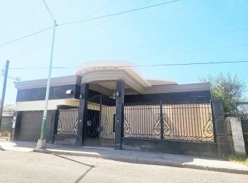 Casa de 3 habitaciones, Mexicali · En Renta Casa Amplia en Col. Santa Teresa con Excelente Ubicacion
