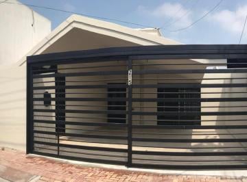 Casa Venta de 3 habitaciones · Bonita Casa en Residencial Anahuac