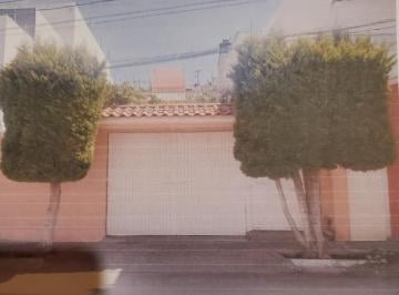 Casa de 3 habitaciones, Guadalupe · Casa en Venta
