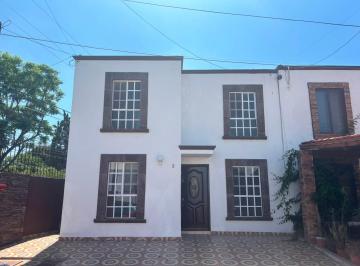 Casa uso de suelo de 3 habitaciones, Querétaro · Casa en Privada con Local Hacia La Av