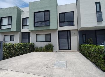 Casa · 80m² · 3 Recámaras · 2 Estacionamientos · Casa en Venta