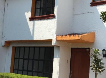 Casa de 3 habitaciones, Xochimilco · Hermosa Casa en Renta en Condominio con Seguridad, Estacionamiento Propio y Área