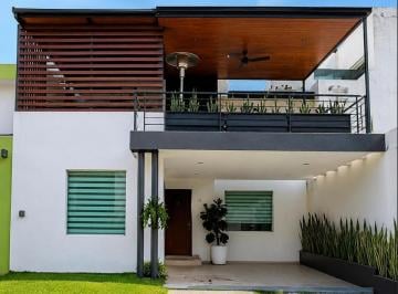 Casa en condominio de 3 habitaciones, Tlajomulco de Zúñiga · Casa en Venta en Casa Fuerte | Recamara Principal en Pb, Terraza y 3 Autos