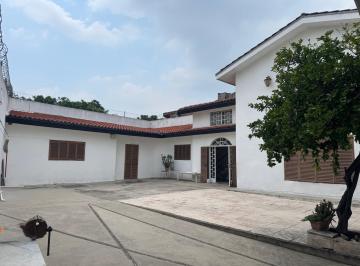 Casa de 2 habitaciones, Zapopan · Excelente Oportunidad: Casa Amplia con Gran Potencial en Zona Tranquila