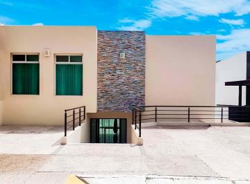 Casa en condominio de 4 habitaciones, Querétaro · Casa Arboledas