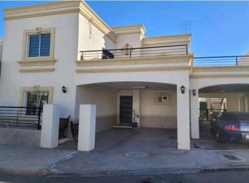 Casa de 4 habitaciones, Mexicali · Residencia con Alberca en Casa Maya II
