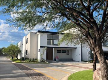 Casa en condominio de 4 habitaciones, León · Venta Casa Moderna con Acabados Premium en El Molino