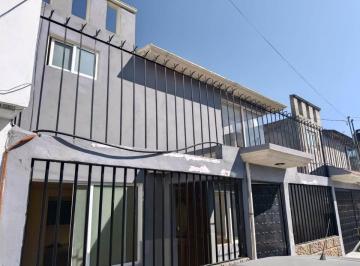 Casa de 4 habitaciones, Toluca · Casa en Venta en Capultitlán, Toluca