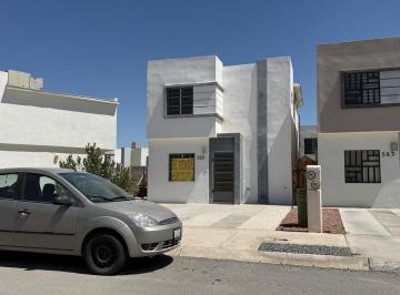 FACHADA · Casa en Bonita Privada