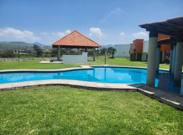 Casa en condominio de 2 habitaciones, Atlatlahucan · Casa en Venta en Morelos, Vista Volcanes con Alberca