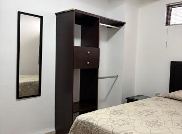 Departamento de 1 habitación, León · Habitación con Baño Propio