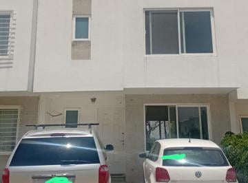 Departamento compartido de 3 habitaciones, Corregidora · Casa Compartida y Amueblada (Para Hombre) con Su Propia Habitación y Baño