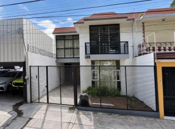 Local comercial de 5 habitaciones, Morelia · Casa Para Uso de Negocio en Av Camelinas por Star Medica