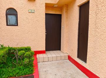Casa en condominio de 3 habitaciones, León · Casa Frente a Plaza Mayor