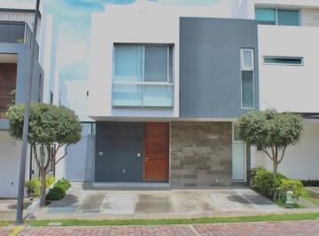 Casa en condominio de 4 habitaciones, Zapopan · Casa en Venta Bosques Vallarta - Trato Directo