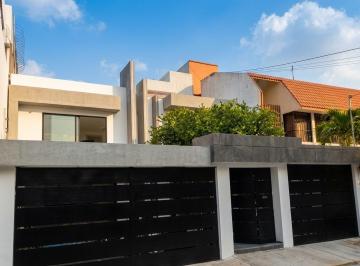 Casa de 4 habitaciones, Tlalpan · Moderna Residencia en Coapa, Cdmx