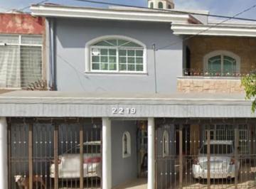 Casa de 3 habitaciones, Zapopan · Casa en Venta