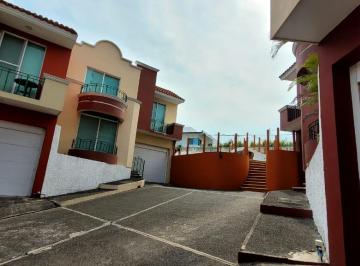 Casa en condominio de 3 habitaciones, Boca del Río · Hermosa Casa en Condominio Frente a La Playa y Alberca Compartida