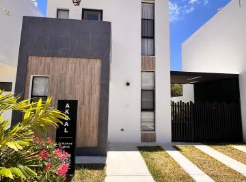 Casa en condominio de 2 habitaciones, Solidaridad · Casa con Amplio Terreno