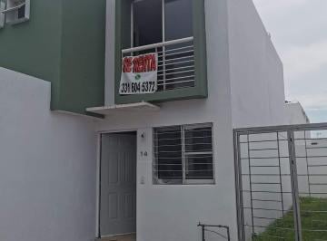 Casa de 3 habitaciones, Zapopan · Casa Amplia en Residencial Campo Real, Seguridad 24/7
