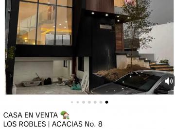 Casa de 4 habitaciones, Zapopan · ¡Casa en Venta en Los Robles Residencial, Coto Acacias! y