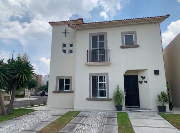 Casa en condominio en Renta Juriquilla Santa Fe · Bonita Casa en Renta