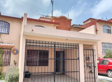 Casa de 4 habitaciones, Tultitlán · Casa en Conjunto Residencial Real del Bosque Tultitlán