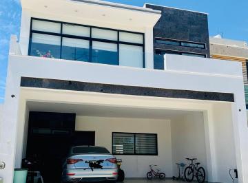 Casa de 3 habitaciones, Mazatlán · Bonita Casa Frente Alberca y Área Verde