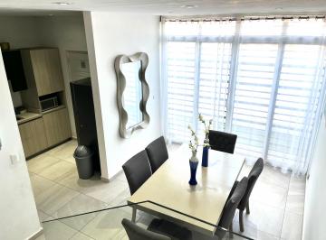 Casa de 3 habitaciones, Santa Catarina · Casa Renta