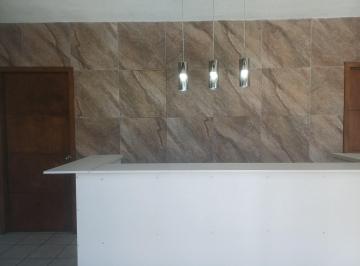 Local comercial en Renta Cumbres · Renta Local Para Oficinas