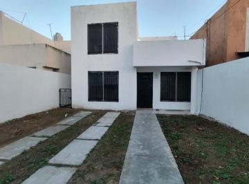 Casa en Venta de 3 habitaciones Fraccionamiento Francisco de Montejo · Casa en Venta con Excelente Ubicación a un Costado de La Castellana! en Fracc