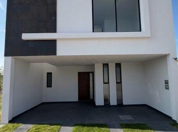 Casa de 3 habitaciones, San Luis Potosí · Casa Nueva 3 Niveles con Roof Garden - Gran Peñón, Privada Puente