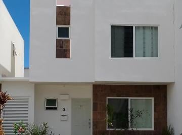 Casa de 3 habitaciones, Cancún · Hermosa Casa en Privada.