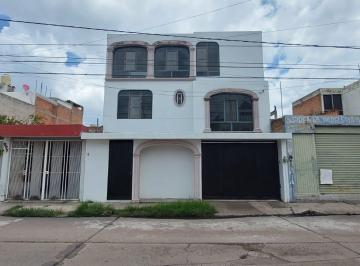 Casa de 5 habitaciones, Aguascalientes · Casa 3 Pisos con 2 Bodegas