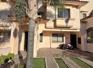 Casa en condominio de 3 habitaciones, Tlajomulco de Zúñiga · Casa en Villa California