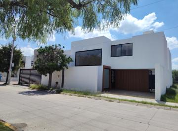 Casa de 3 habitaciones, Aguascalientes · Hermosa y Mederna Casa en Venta
