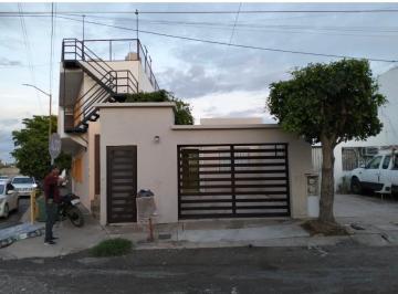 Casa de 2 habitaciones, Culiacán · Se Renta Casa en Fraccionamiento Los Ángeles