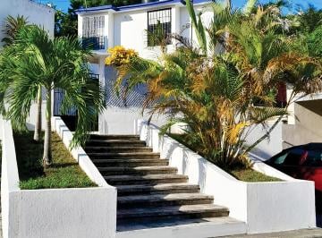 Frente 2 jardineras 2 estacionamientos · Se Renta Casa Amueblada Lomas Fovissste Tuxpan Ver.