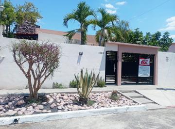fachada principal · Casa Zona Centro Cerca del Malecon