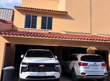 Casa en condominio de 4 habitaciones, Cuautitlán Izcalli · Casa en Venta en Granjas Lomas de Guadalupe, 4 Recámaras y 290 m²