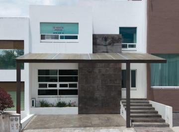 Casa de 3 habitaciones, Morelia · Casa en Venta Fracc. Valle de Altozano