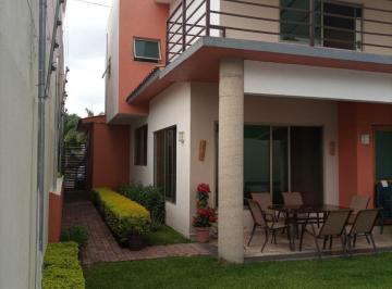 Casa de 4 habitaciones, Jiutepec · Hermosa Casa en Par Vial Jiutepec.