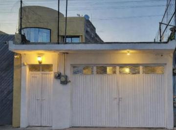Casa de 2 habitaciones, León · Casa en Buena Zona
