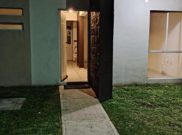 Casa de 3 habitaciones, Querétaro · Casa de 2 Pisos y 3 Recamaras en Privada