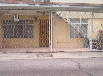 Casa amplia, cerca del Centro de Guadalajara, en zona muy segura y tranquila.
L · Se Renta Casa en Jardines Alcalde.