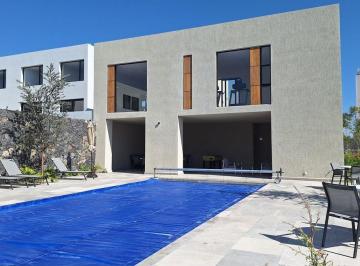 Casa en condominio de 2 habitaciones, Querétaro · Casa Duplex Pa. 2 Pisos, Hermosa con Una Terraza Enorme y Excelente Acabados!