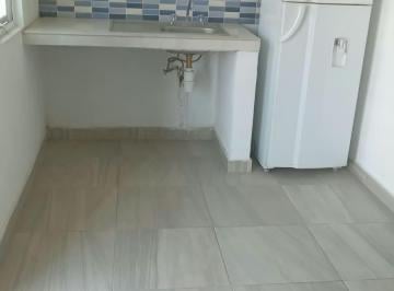 Barra para cocineta con refrigerador · Agradable Departamento