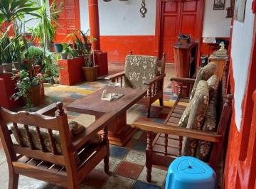 Casa de 9 habitaciones, Ario · Casa Colonial