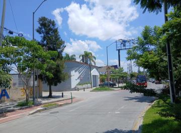 Bodega comercial , Zapopan · Bodega en Esquina Sobre Periférico Norte